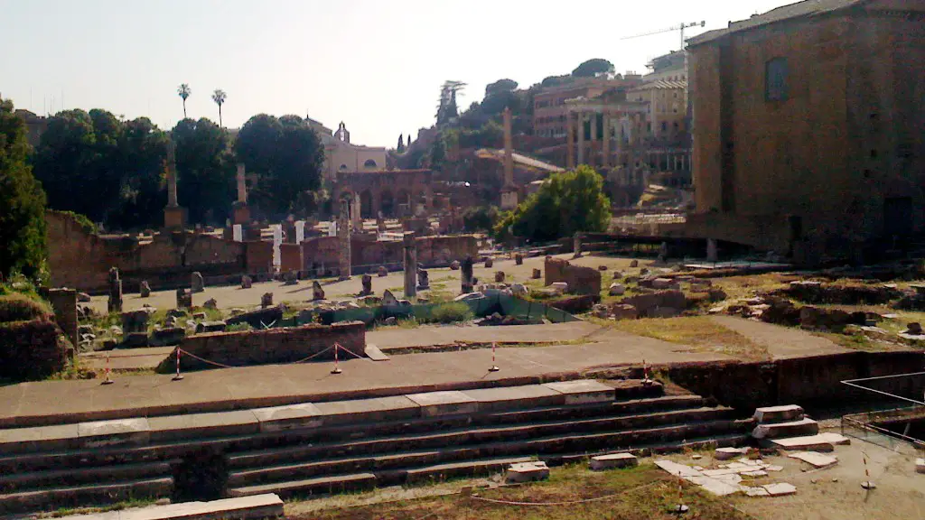 How many punlic baths were in ancient rome?