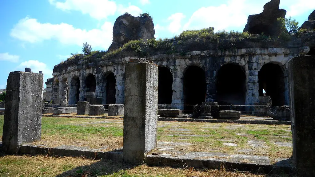 How were aqueducts used in ancient rome?