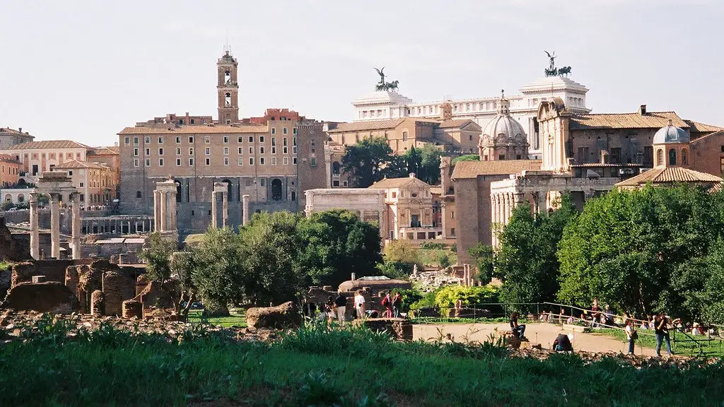 What colors did ancient romans wear?